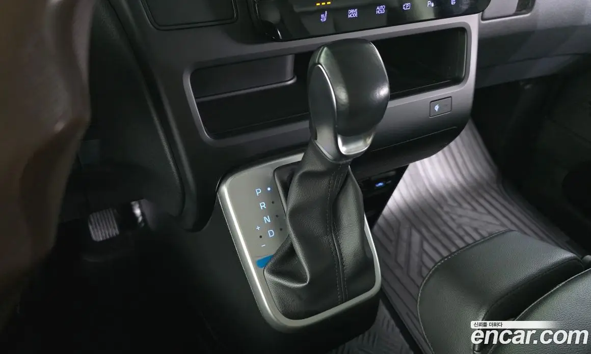Hyundai Staria 2021 2.2 автомат (гидро), фото 9