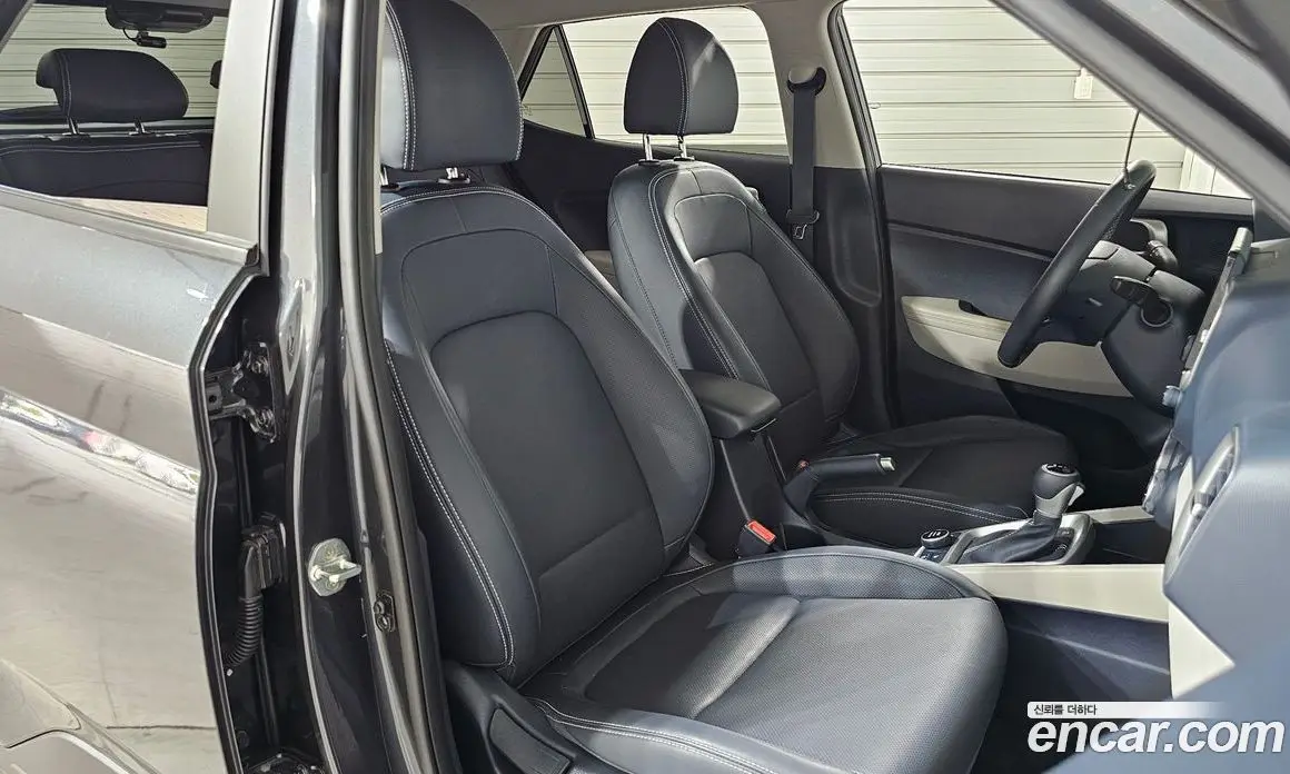 Hyundai Venue 2022 1.6 автомат (гидро), фото 11