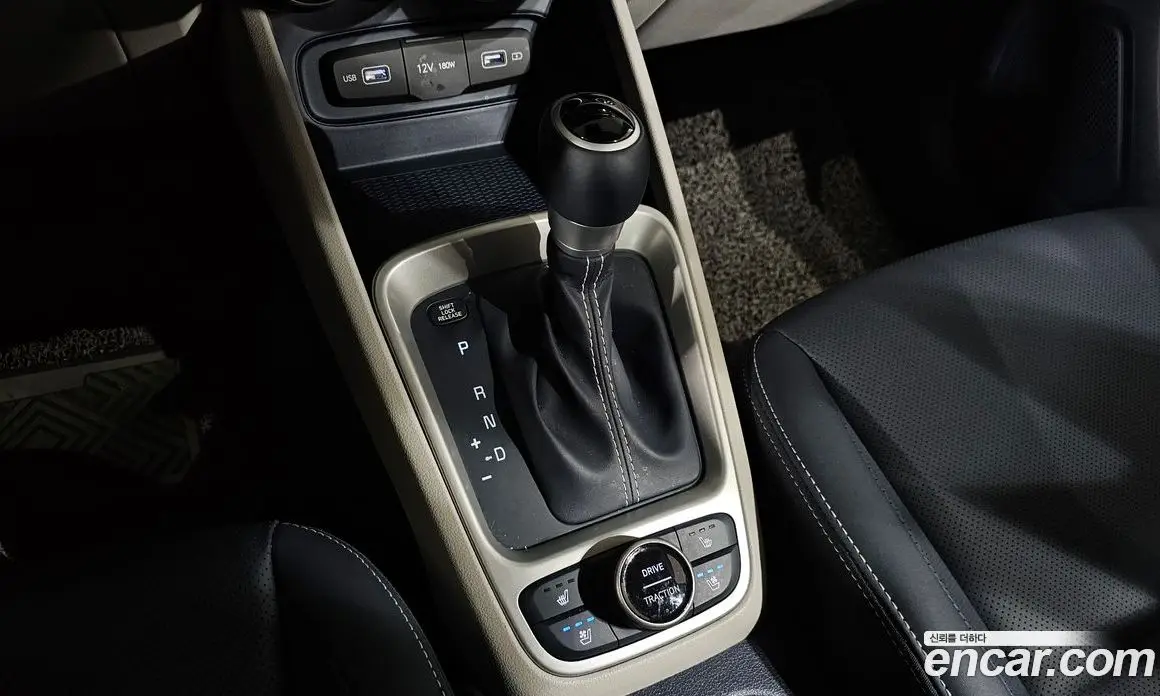 Hyundai Venue 2022 1.6 автомат (гидро), фото 9