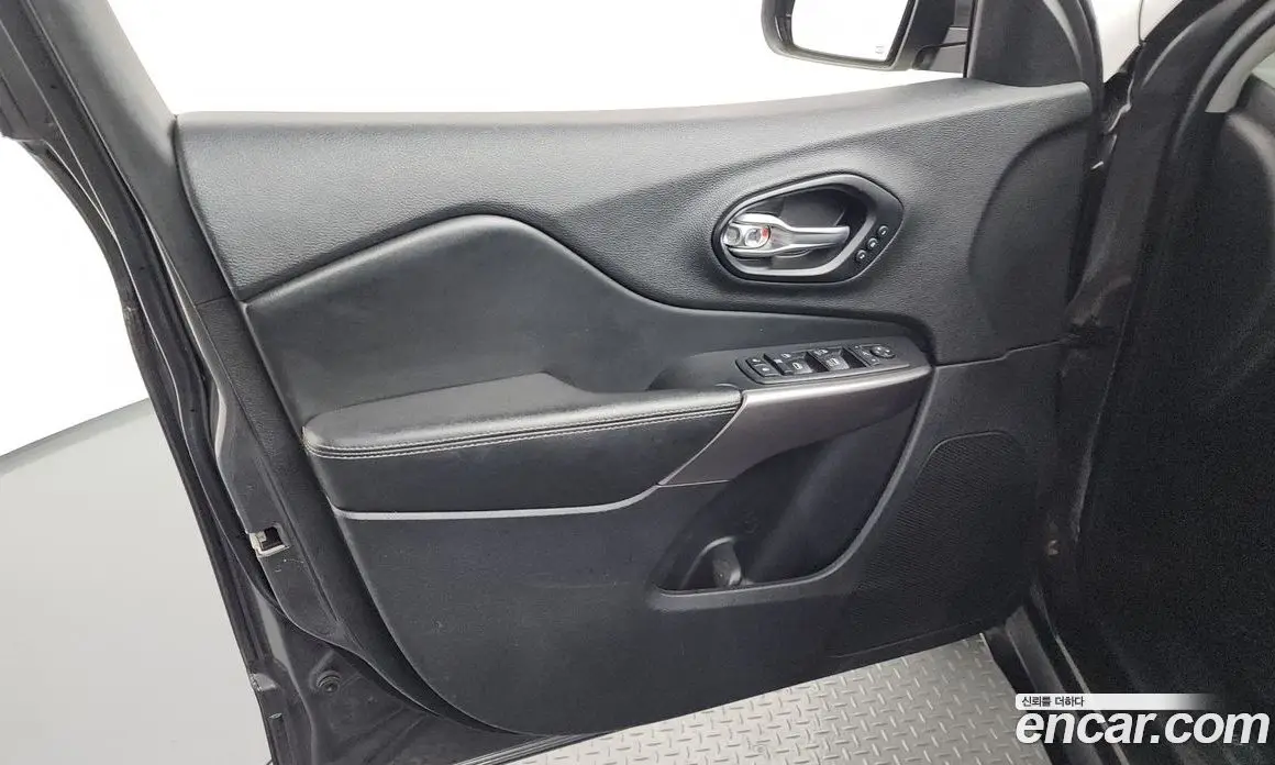 Jeep Cherokee 2021 2.4 автомат (гидро), фото 14