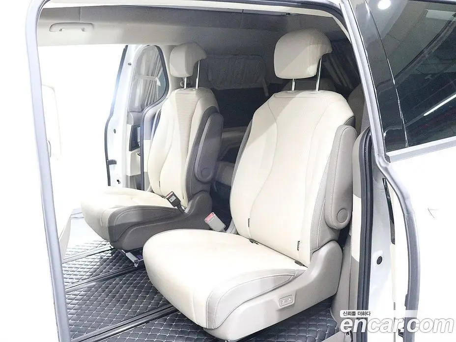 Kia Carnival 2022 2.2 автомат (гидро), фото 16