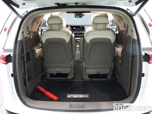 Kia Carnival 2022 2.2 автомат (гидро), миниатюра 5