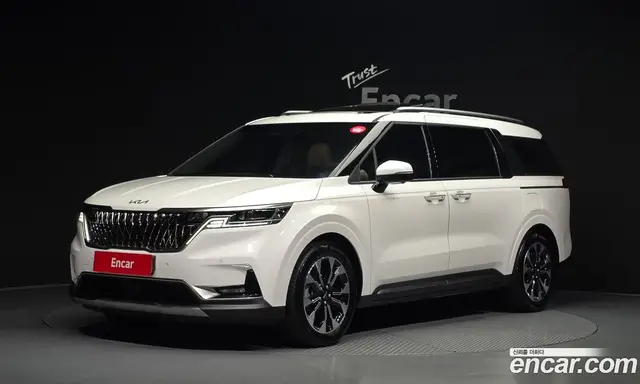 Kia Carnival, 2023, 10 558 км