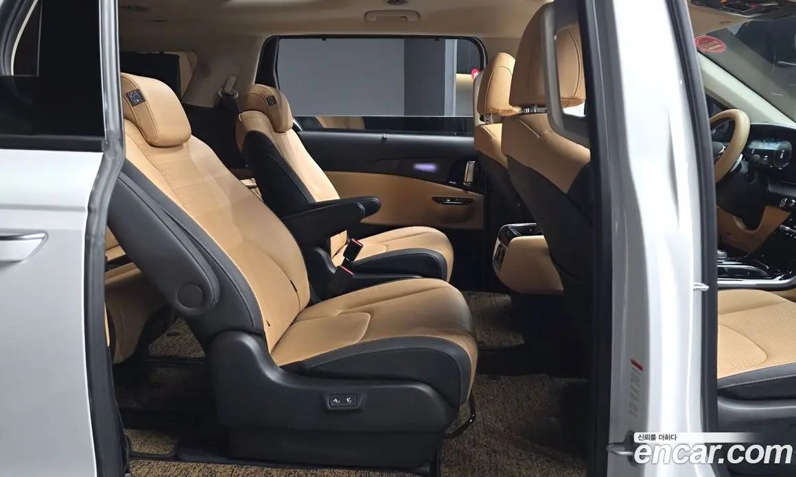 Kia Carnival 2023 3.5 автомат (гидро), фото 12