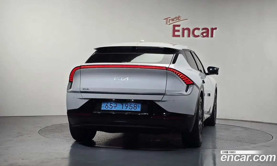 Kia EV6 2023 0.1 автомат (гидро), фото 3