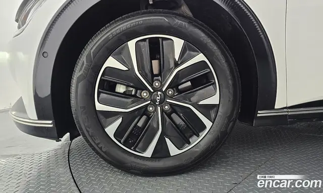 Kia EV6 2023 0.1 автомат (гидро), миниатюра 4