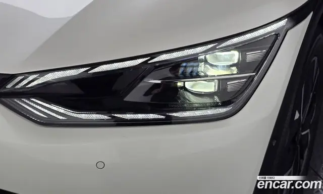 Kia EV6 2023 0.1 автомат (гидро), миниатюра 7