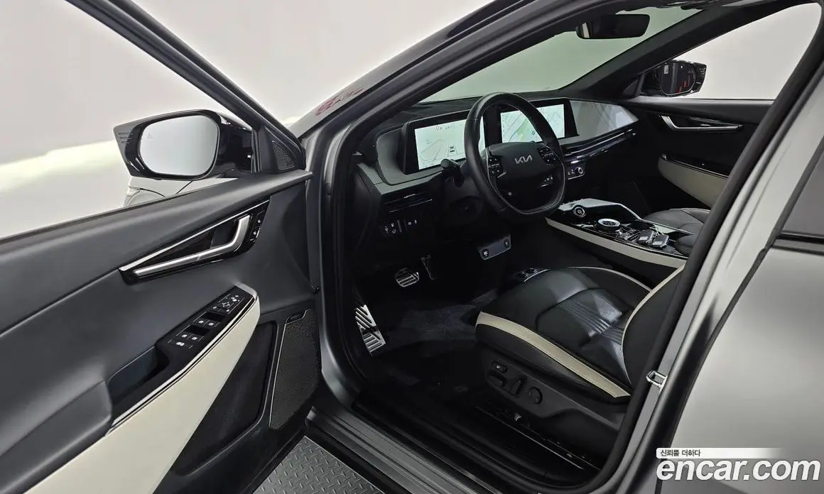 Kia EV6 2024 0.1 автомат (гидро), фото 13