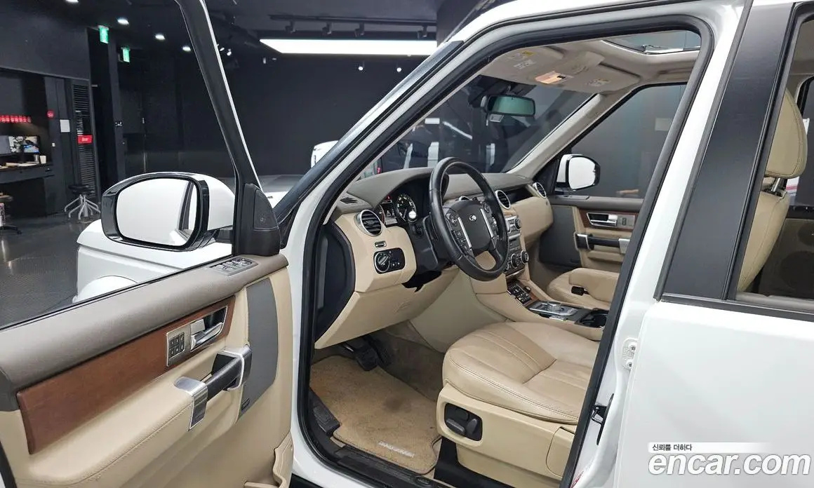 Land Rover Discovery 2016 3.0 автомат (гидро), фото 10