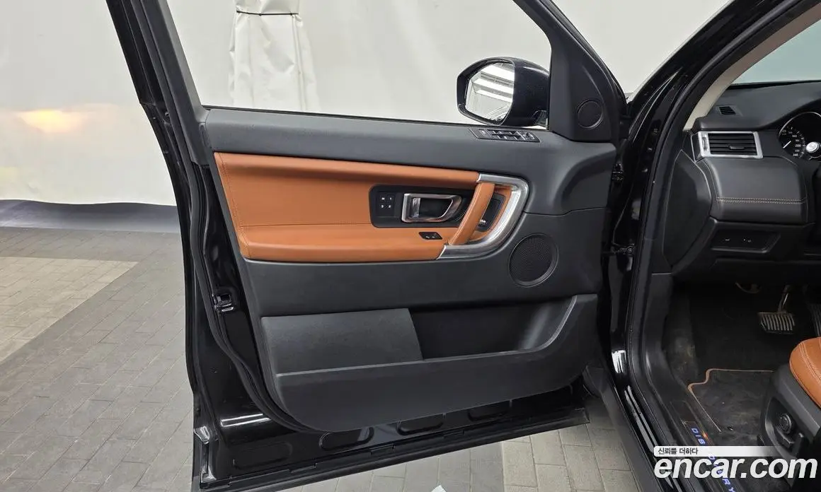 Land Rover Discovery Sport 2017 2.0 автомат (гидро), фото 14
