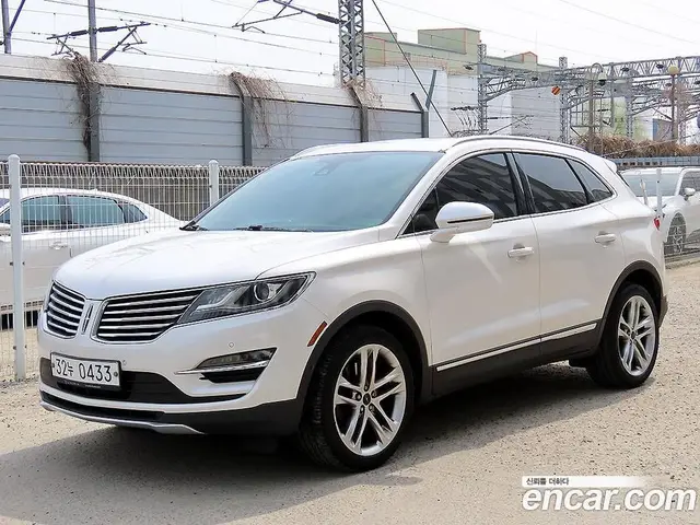 Lincoln MKC 2016 2.0 автомат (гидро), миниатюра 2 Lincoln MKC 2016 2.0 автомат (гидро), миниатюра 2