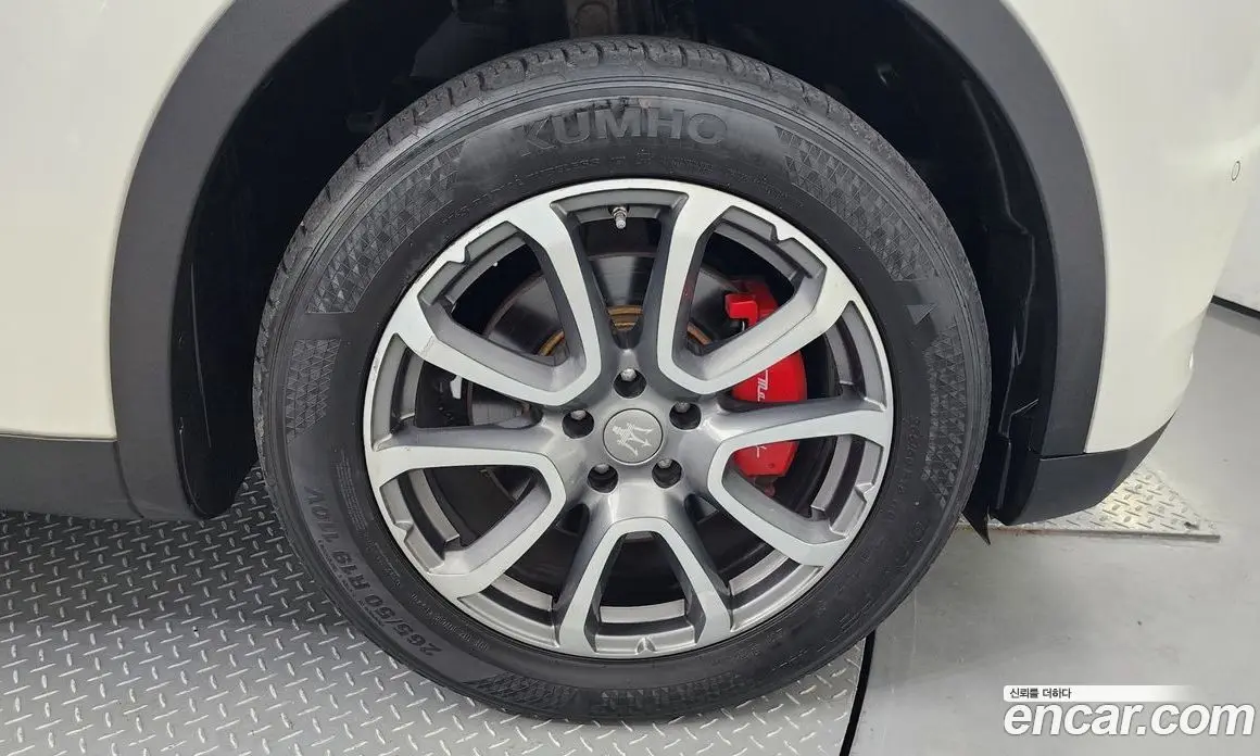 Maserati Levante 2018 3.0 автомат (гидро), фото 5 Maserati Levante 2018 3.0 автомат (гидро), фото 5