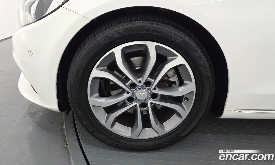 Mercedes-Benz C-Class 2017 2.1 гидро, фото 5 Mercedes-Benz C-Class 2017 2.1 гидро, фото 5