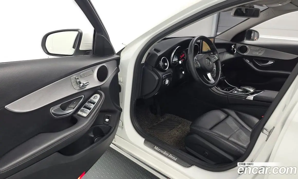 Mercedes-Benz C-Class 2017 2.1 гидро, фото 10 Mercedes-Benz C-Class 2017 2.1 гидро, фото 10