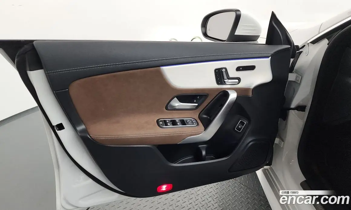 Mercedes-Benz CLA-Class 2024 2.0 гидро, фото 14