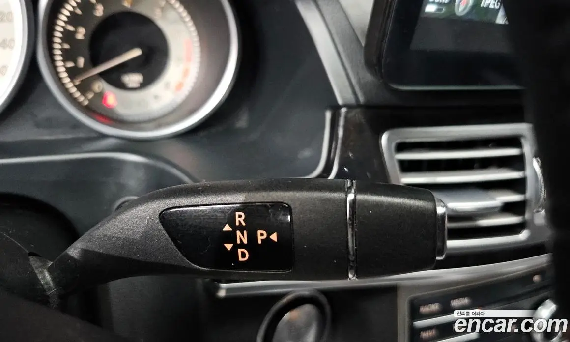 Mercedes-Benz E-Class 2015 3.5 гидро, фото 9 Mercedes-Benz E-Class 2015 3.5 гидро, фото 9