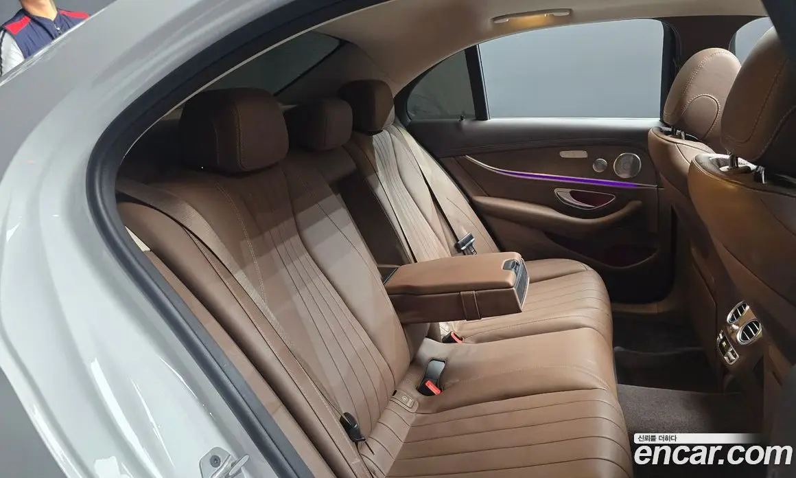 Mercedes-Benz E-Class 2020 2.0 гидро, фото 17