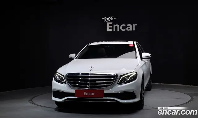 Mercedes-Benz E-Class 2020 2.0 гидро, миниатюра 3