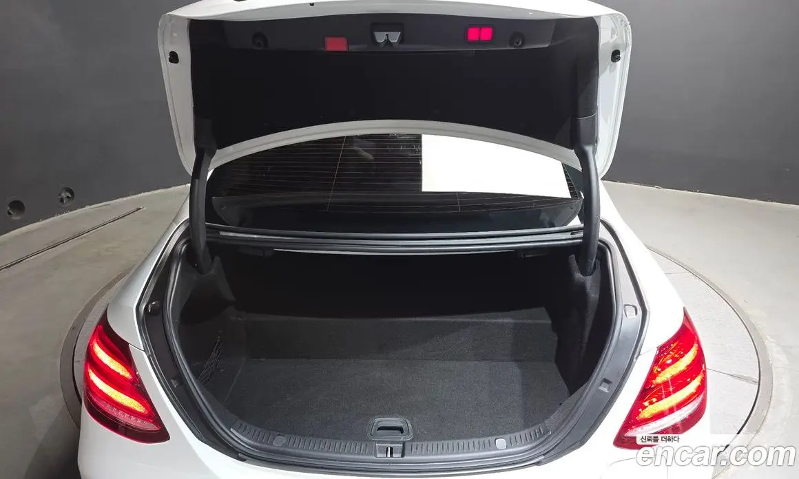 Mercedes-Benz E-Class 2020 2.0 гидро, фото 30