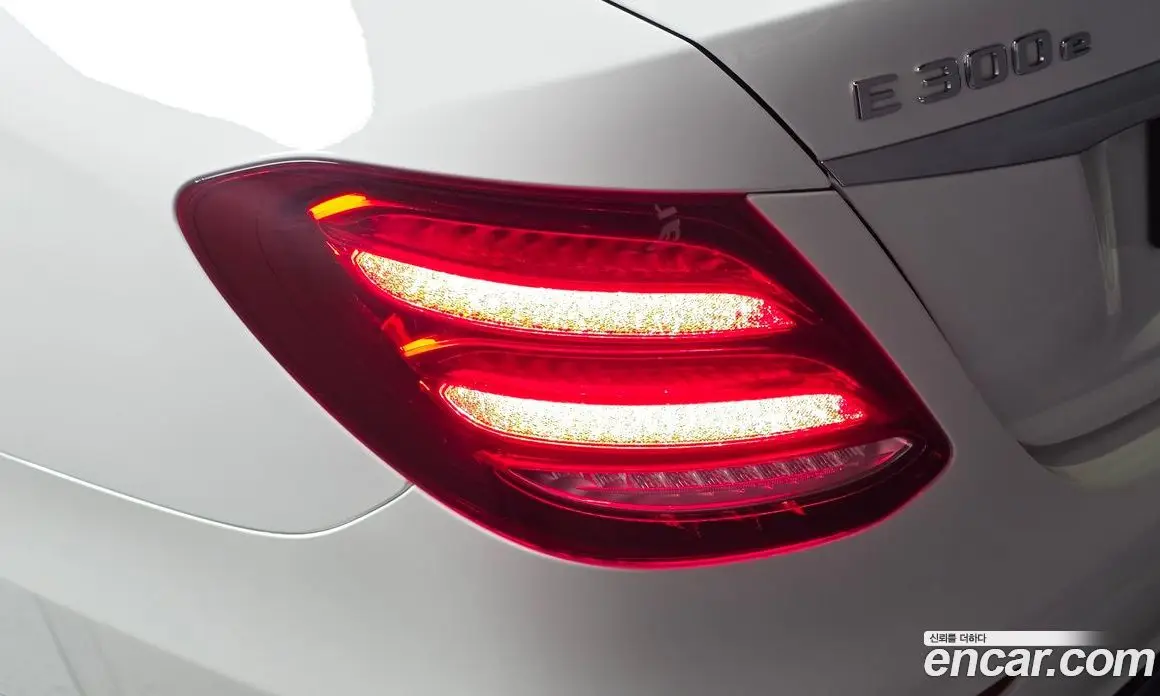 Mercedes-Benz E-Class 2020 2.0 гидро, фото 9
