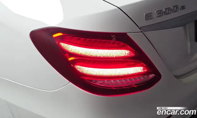 Mercedes-Benz E-Class 2020 2.0 гидро, миниатюра 9