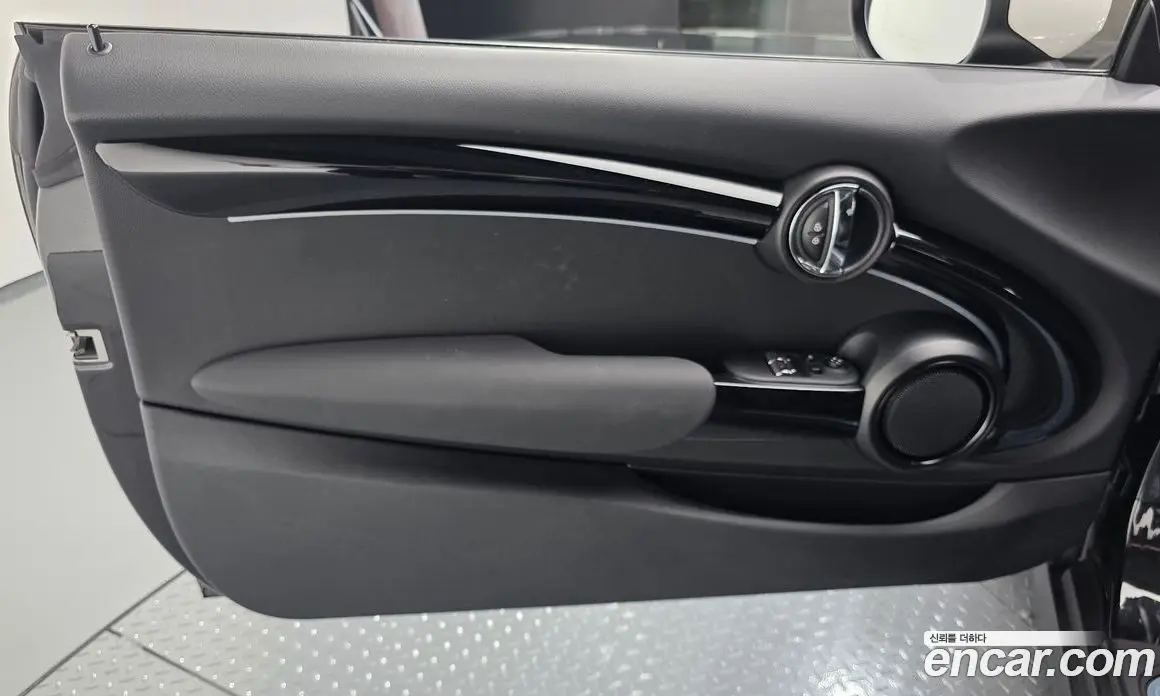 Mini Cooper 2023 1.5 автомат (гидро), фото 13