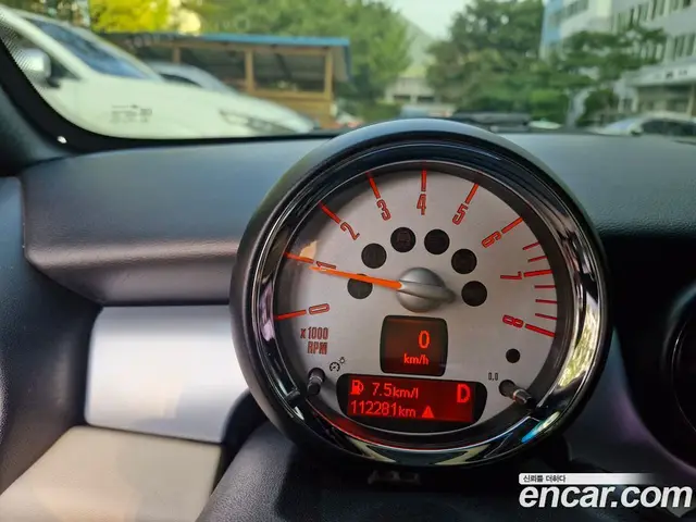 Mini Coupe 2012 1.6 автомат (гидро), миниатюра 5