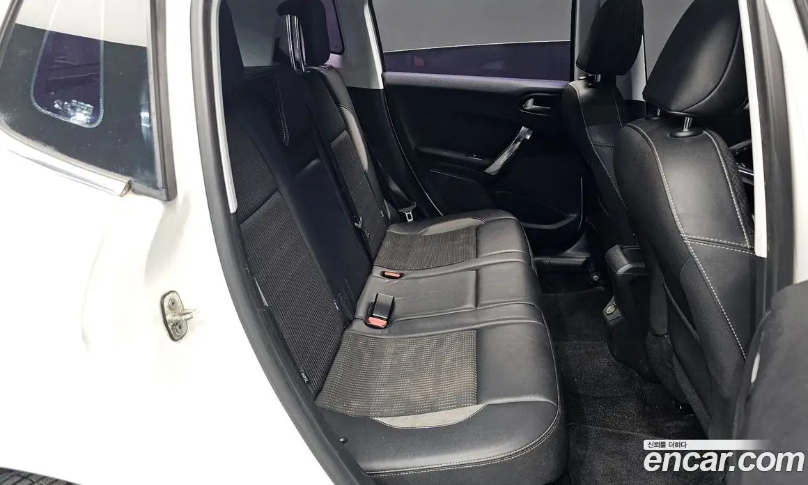 Peugeot 2008 2016 1.6 автомат (гидро), фото 11