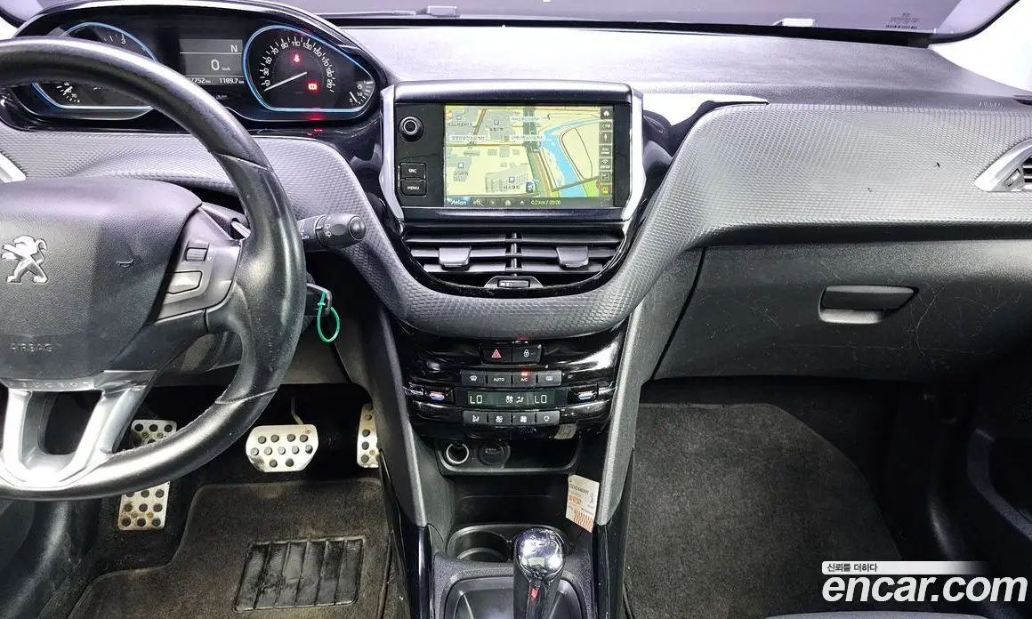 Peugeot 2008 2016 1.6 автомат (гидро), фото 13
