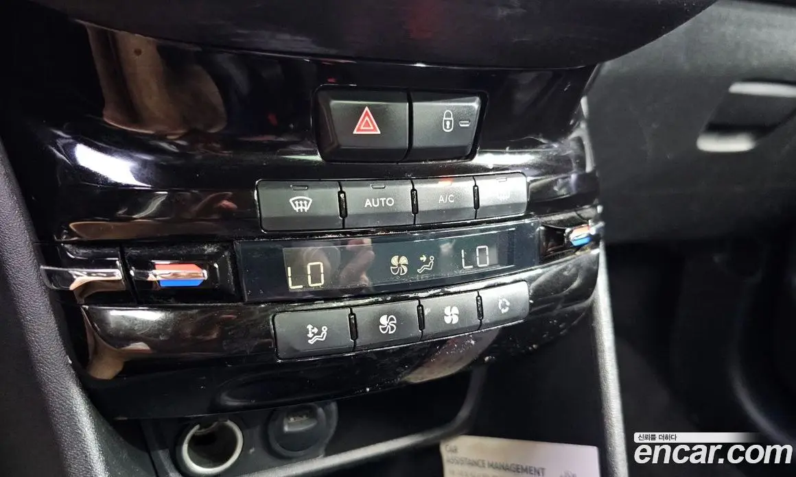 Peugeot 2008 2016 1.6 автомат (гидро), фото 15