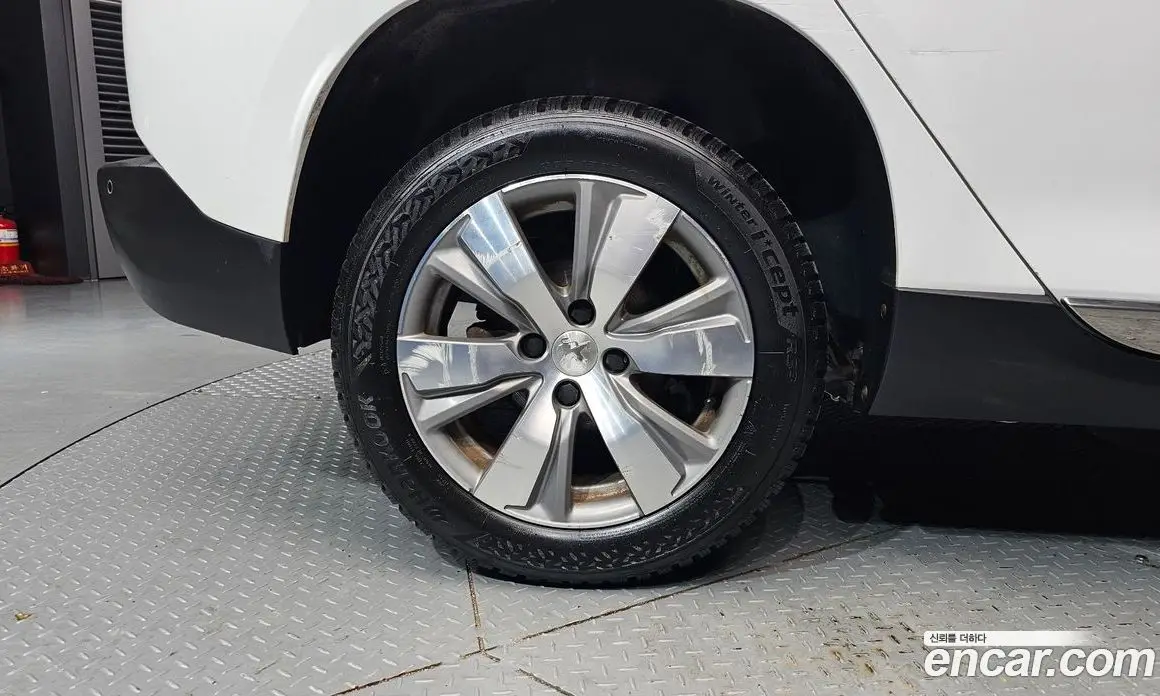 Peugeot 2008 2016 1.6 автомат (гидро), фото 5