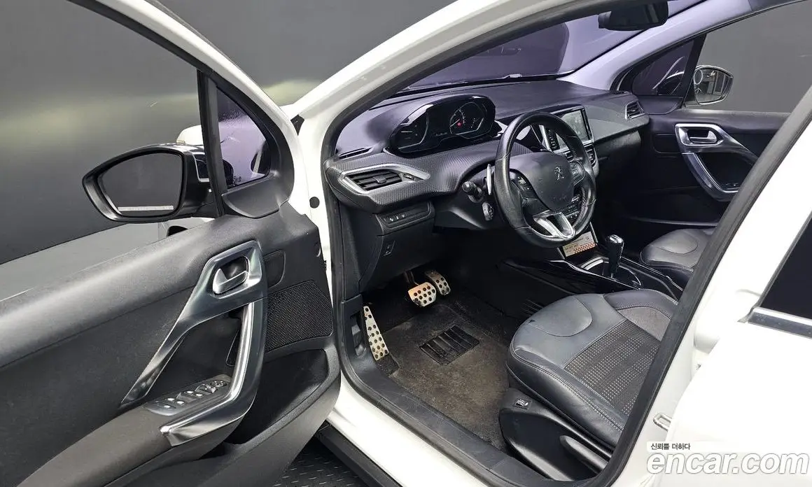 Peugeot 2008 2016 1.6 автомат (гидро), фото 10
