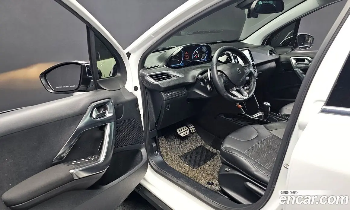 Peugeot 2008 2017 1.6 автомат (гидро), фото 10