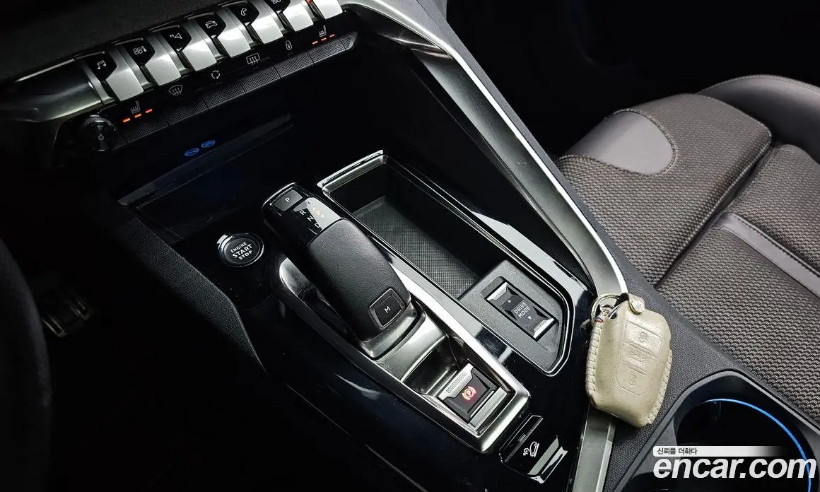 Peugeot 3008 2022 1.2 автомат (гидро), фото 11