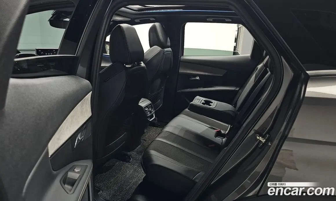Peugeot 3008 2022 1.2 автомат (гидро), фото 17