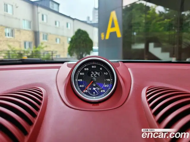 Porsche 718 2018 2.5 автомат (гидро), миниатюра 9