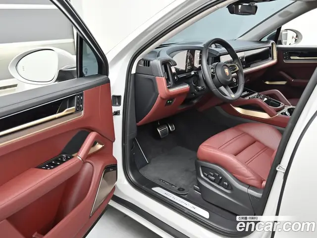 Porsche Cayenne 2025 3.0 автомат (гидро), миниатюра 11