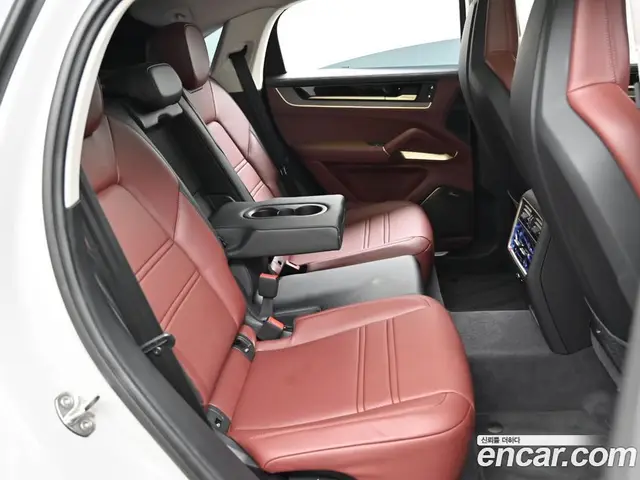 Porsche Cayenne 2025 3.0 автомат (гидро), миниатюра 12