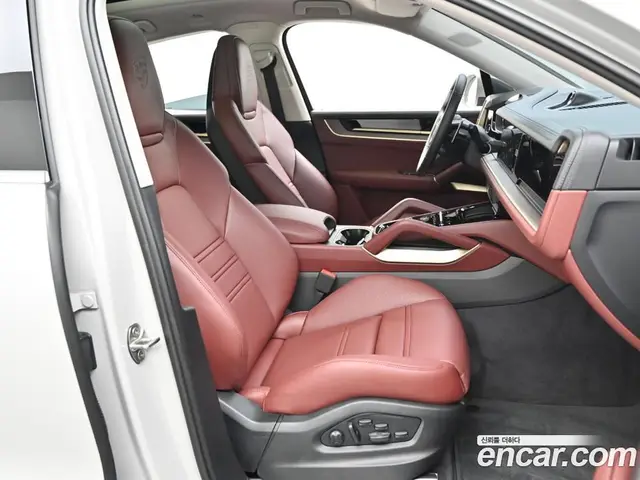 Porsche Cayenne 2025 3.0 автомат (гидро), миниатюра 10