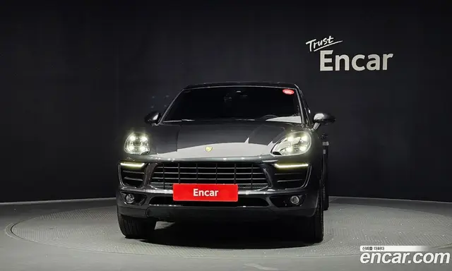 Porsche Macan 2018 2.0 автомат (гидро), миниатюра 3