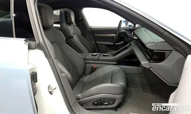 Porsche Taycan 2021 0.1 автомат (гидро), миниатюра 11