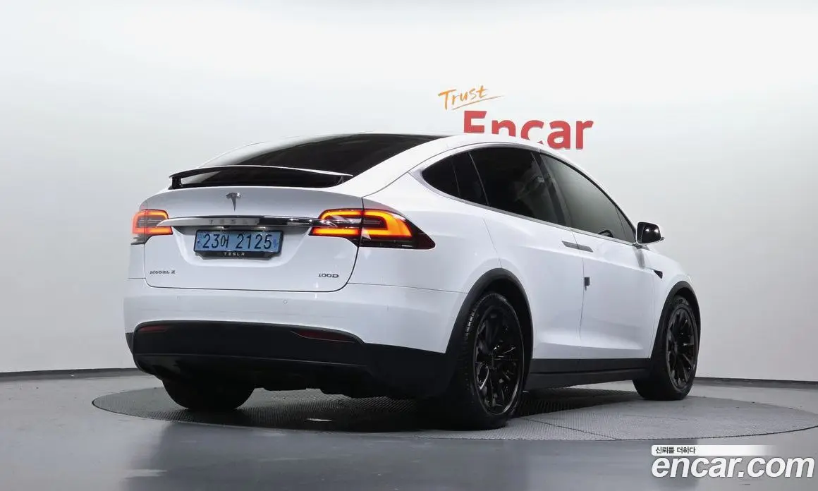Tesla Model X 2018 0.3 автомат (гидро), фото 2 Tesla Model X 2018 0.3 автомат (гидро), фото 2