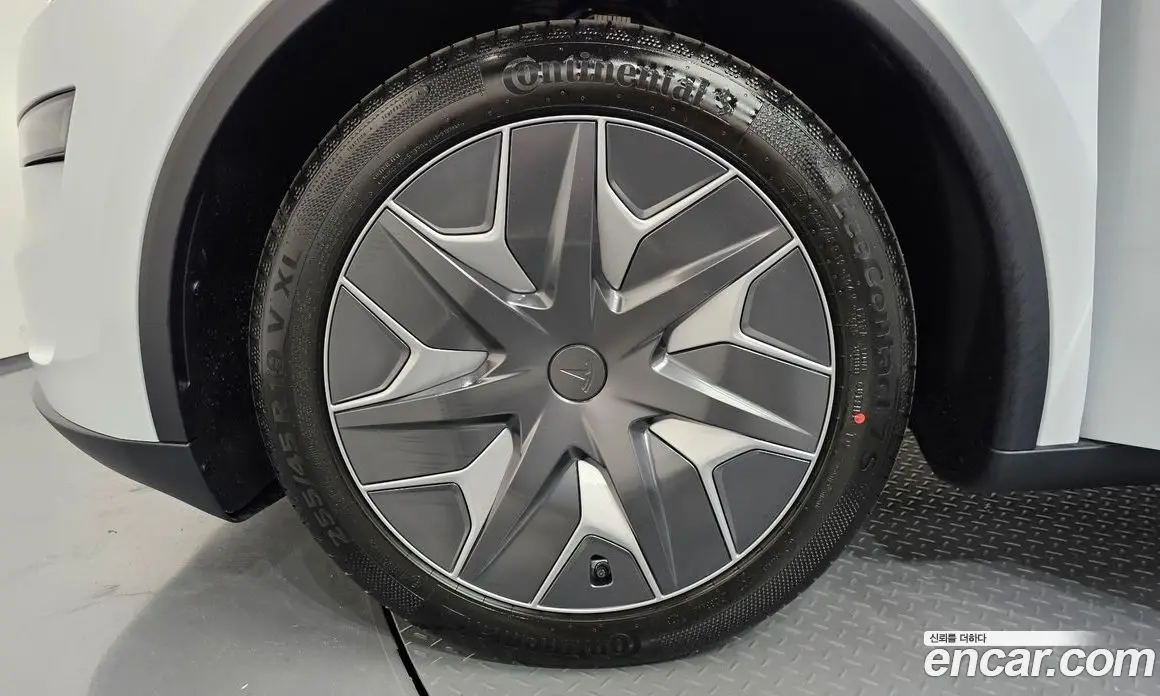 Tesla Model Y 2026 0.2 автомат (гидро), фото 5 Tesla Model Y 2026 0.2 автомат (гидро), фото 5