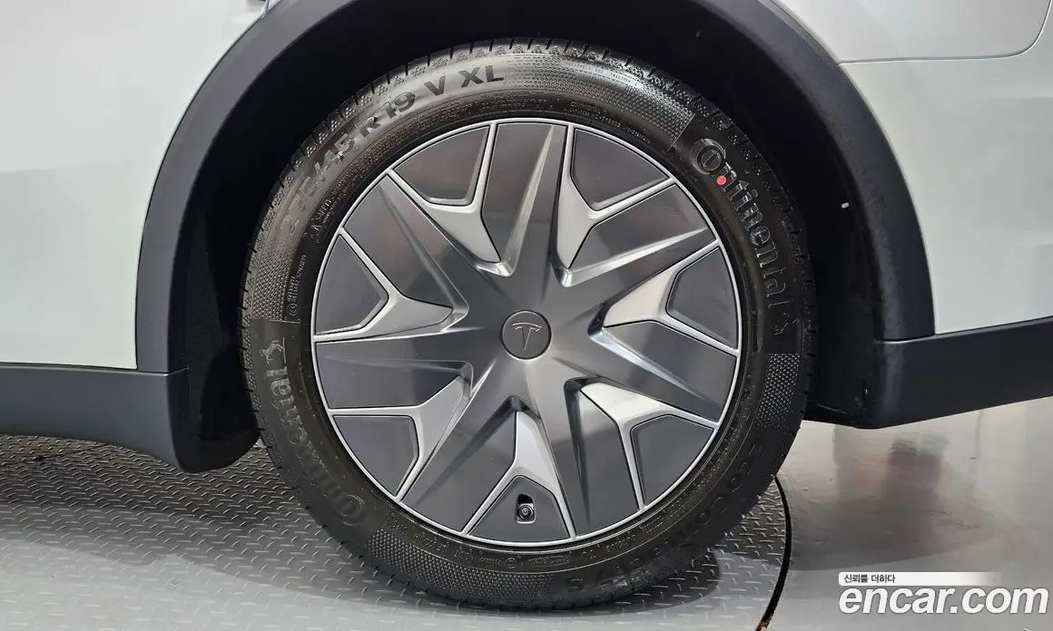 Tesla Model Y 2026 0.2 автомат (гидро), фото 7 Tesla Model Y 2026 0.2 автомат (гидро), фото 7