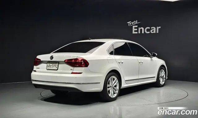 Volkswagen Passat 2018 2.0 автомат (гидро), миниатюра 2