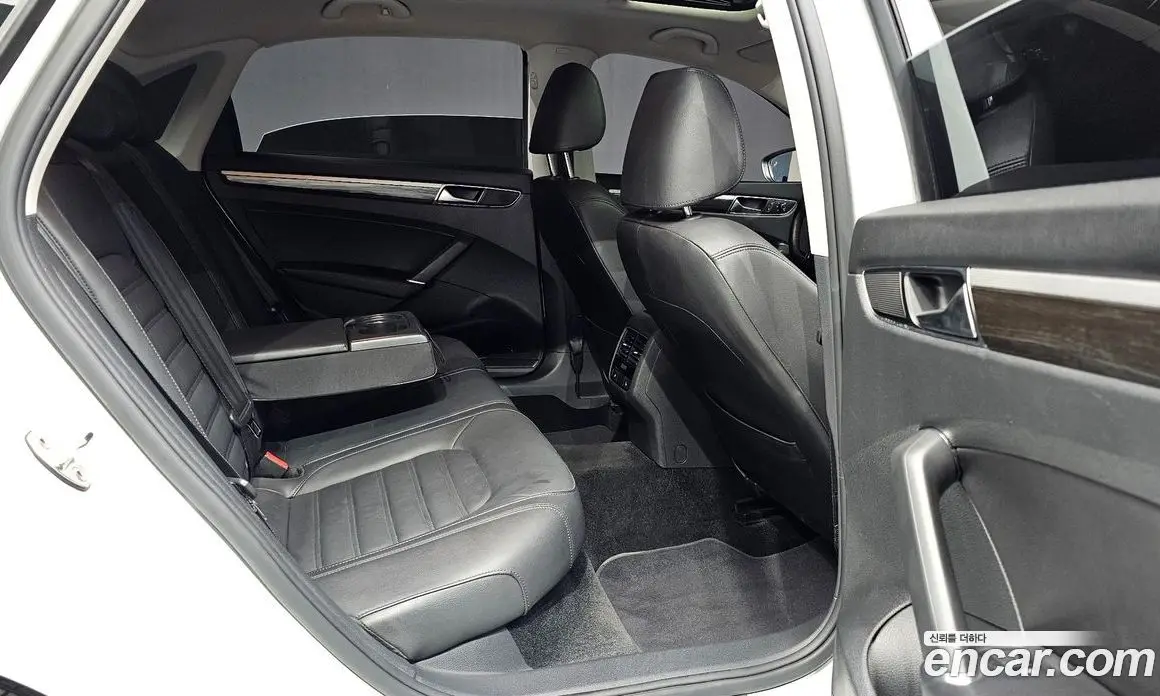 Volkswagen Passat 2018 2.0 автомат (гидро), фото 12