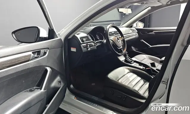 Volkswagen Passat 2018 2.0 автомат (гидро), миниатюра 10