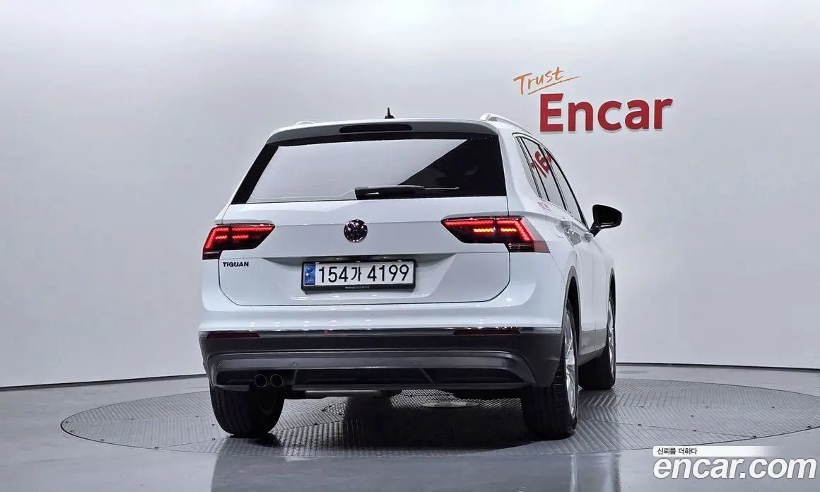 Volkswagen Tiguan 2020 2.0 автомат (гидро), фото 4