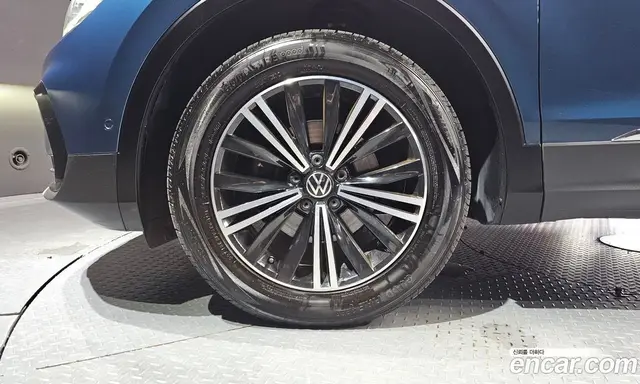 Volkswagen Tiguan 2021 2.0 автомат (гидро), миниатюра 5