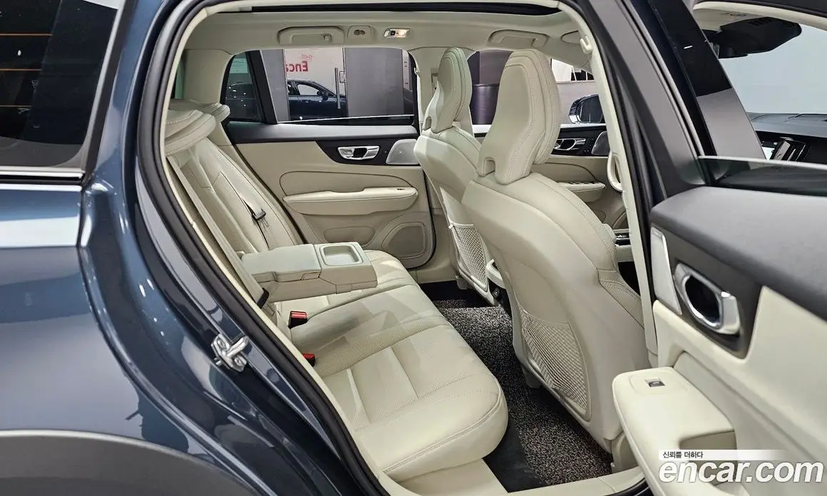 Volvo V60 2021 2.0 автомат (гидро), фото 11